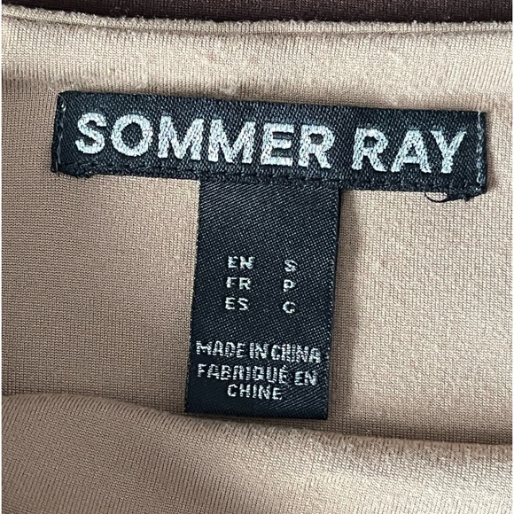 Women’s Sommer Ray Soft Cut-Out Colour Block Cropped Top - Picture 7 of 8